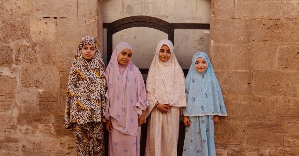 La mode musulmane et l’écoresponsabilité : comment s’habiller éthique ? découvrez la mode modeste : des tenues élégantes, tendances et respectueuses, alliant style, confort et modernité pour femmes soucieuses de leur pudeur.