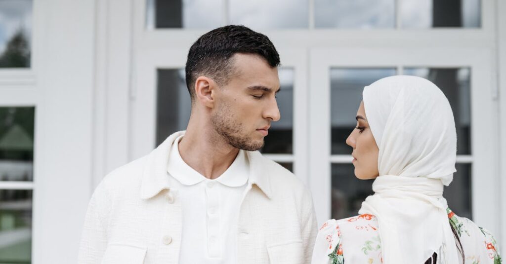 Mode musulmane masculine : focus sur les tendances actuelles découvrez la mode musulmane pour hommes alliant style, tradition et modernité. des vêtements élégants et respectueux des valeurs islamiques pour toutes les occasions.