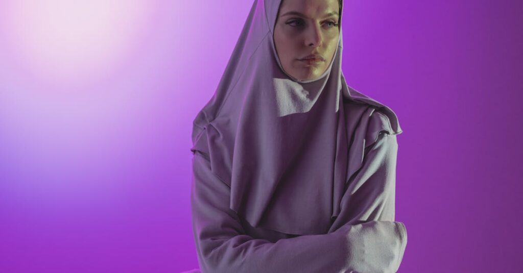 Créer un look minimaliste et moderne en mode musulmane découvrez la mode musulmane moderne et minimaliste alliant élégance, simplicité et tendances contemporaines pour un style épuré et raffiné.