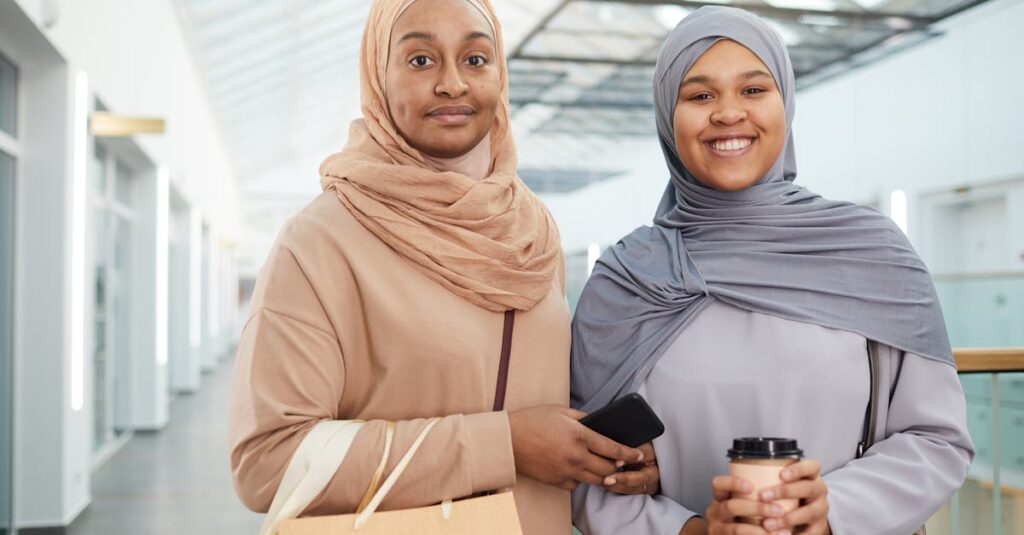 découvrez les influenceurs de la mode musulmane qui allient style, tradition et modernité pour inspirer et valoriser la diversité dans le monde de la mode.